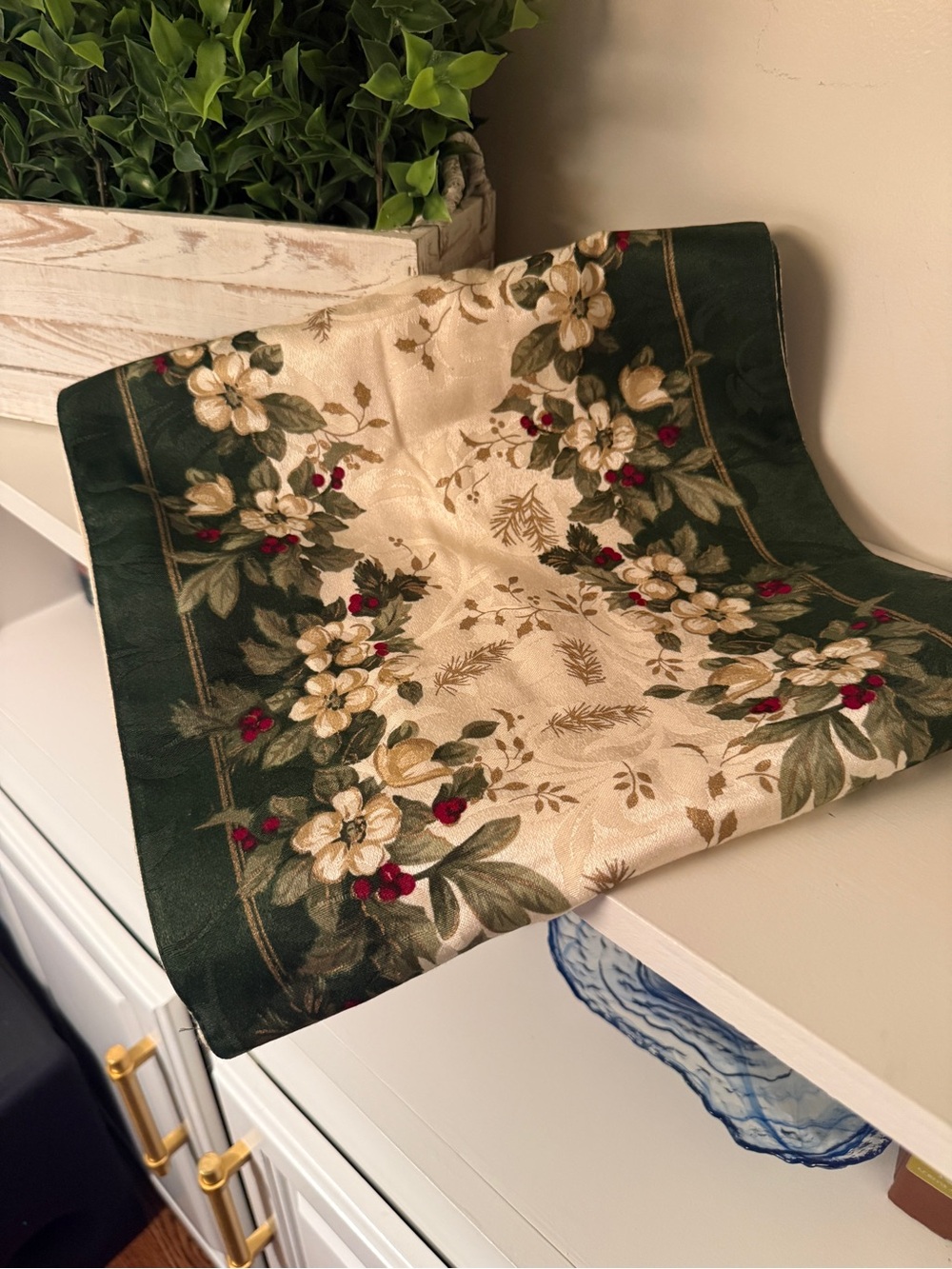 Reversible Christmas Table Runner Green Floral Berry Damask 13”x71” Holiday